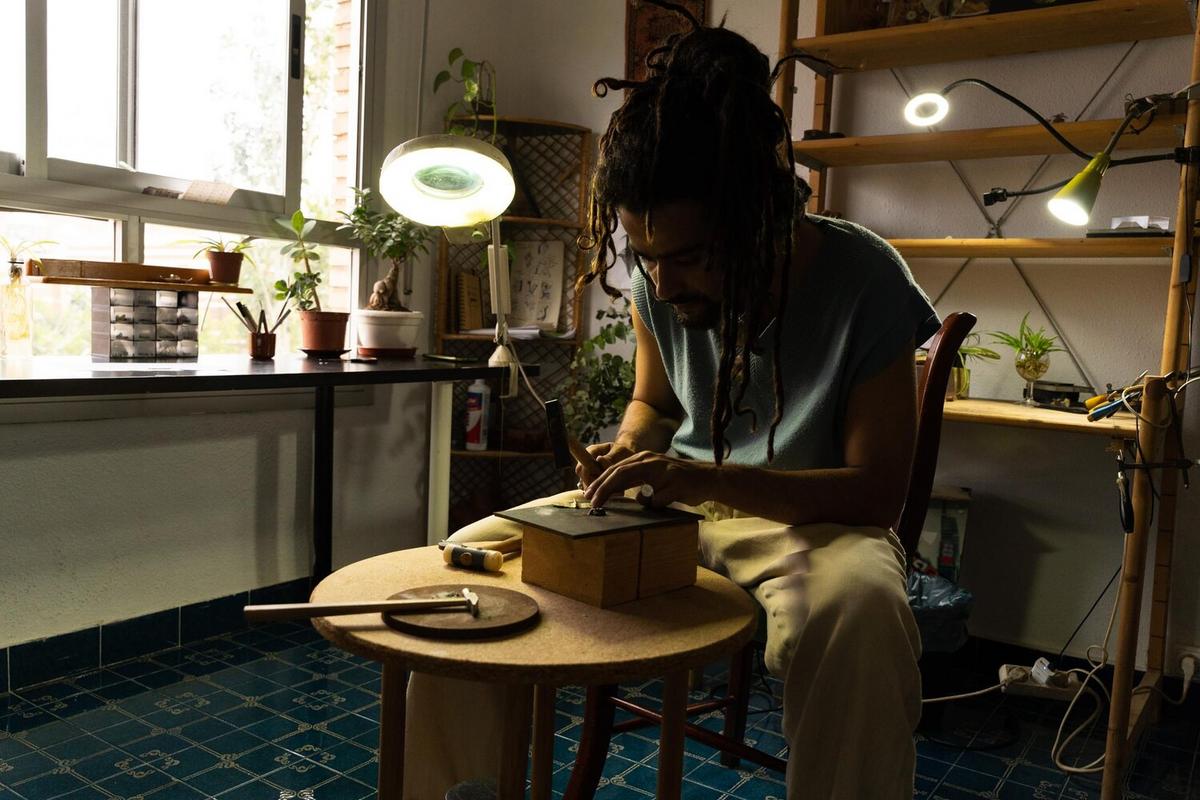 Creative Lighting Solutions: Making Your Own Designer Lamps
